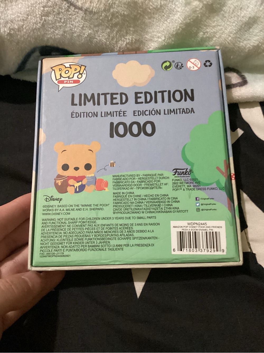 Funko Disney Winnie the Pooh Sliding Enamel Pin - Yellow, Red, Green - Picture 3 of 4